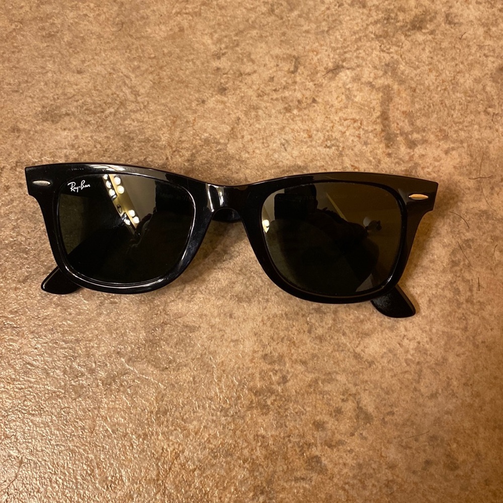 Ray-ban Wayfarer sunglasses